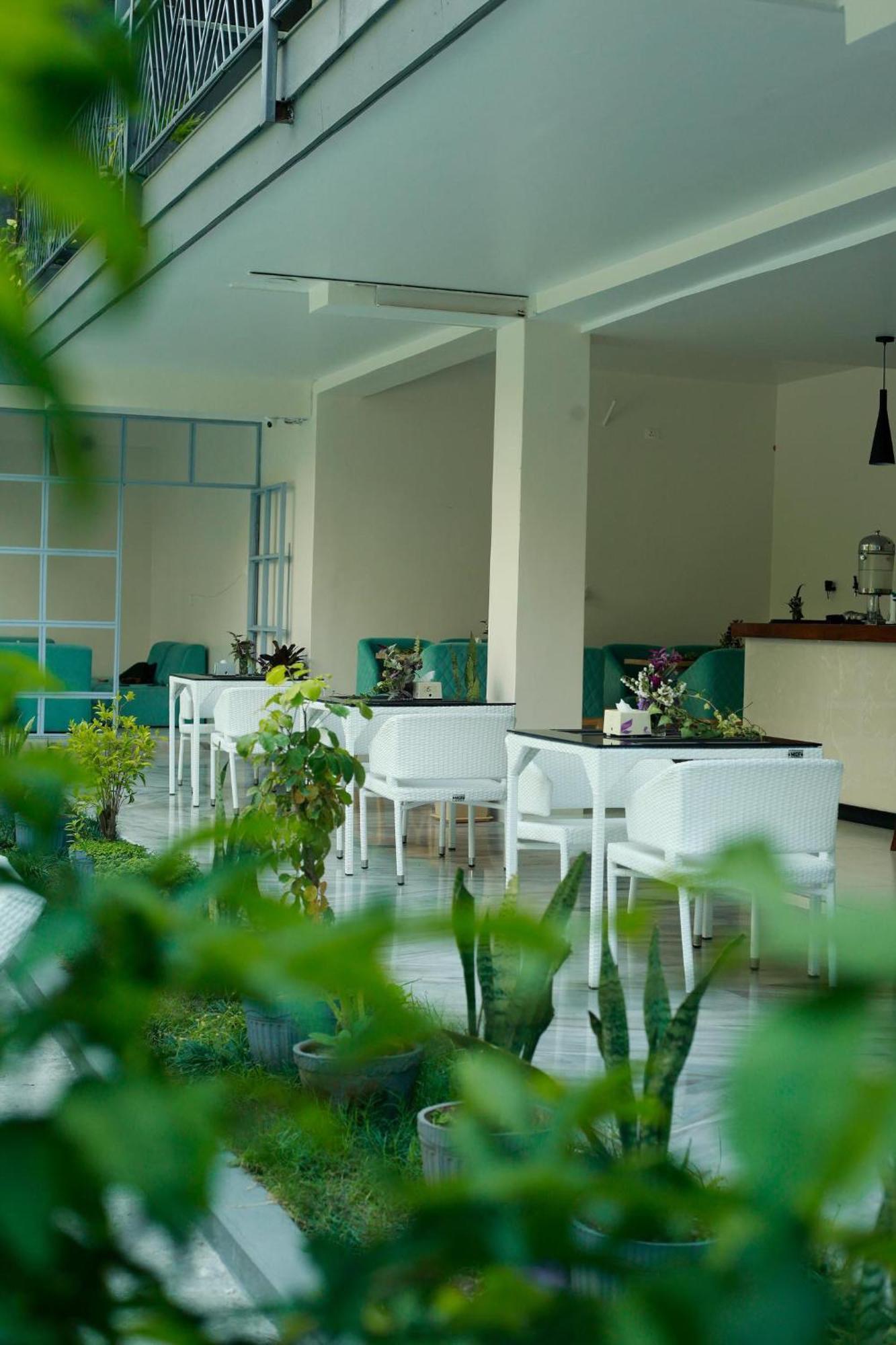 Hotel Swapna Bagh- Your Place Pokhara Exteriör bild